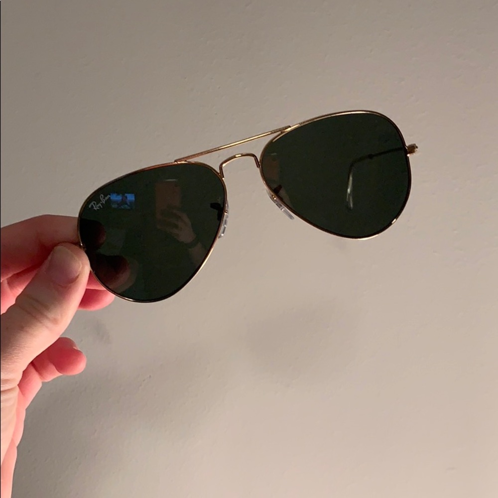 Woman’s Ray Ban Aviators